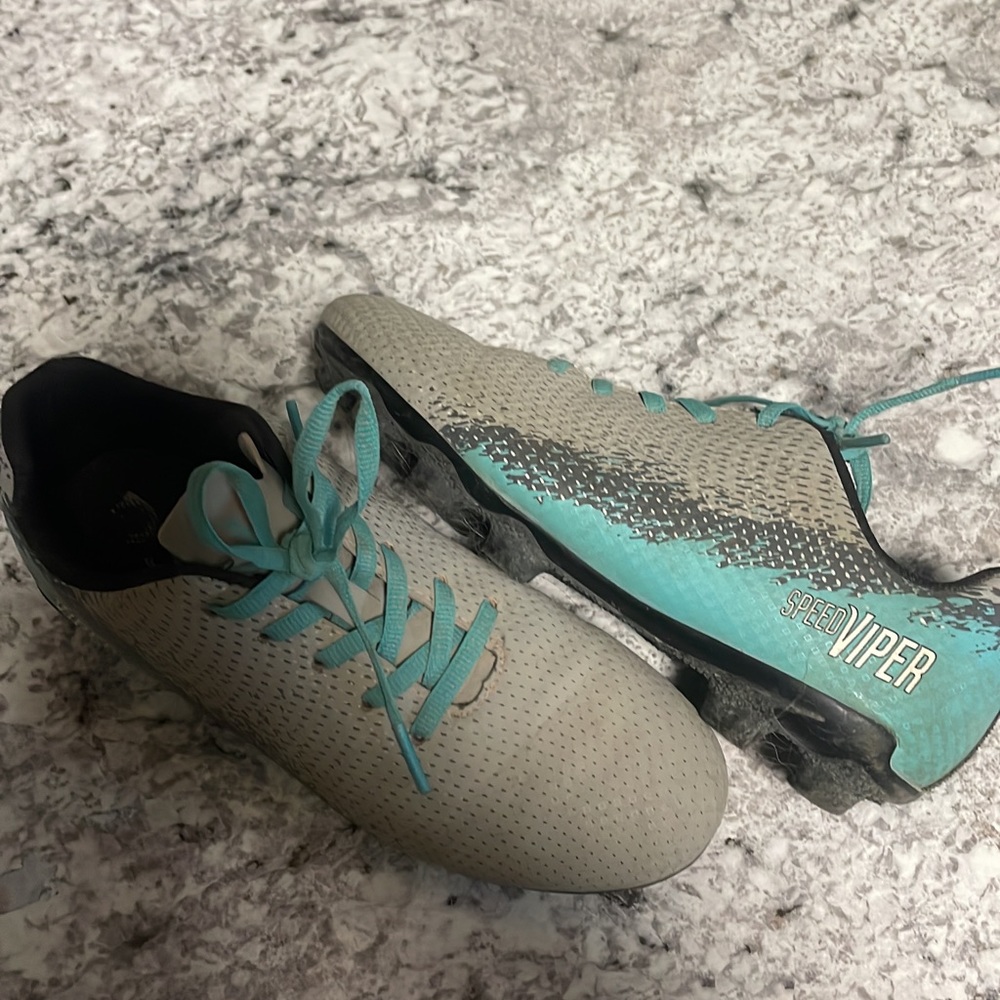 Kids cleats